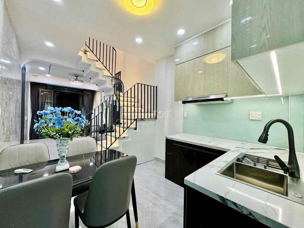 6 meters Tân Quý & New Win, 2 sheets, 3 bedrooms, 3 toilets