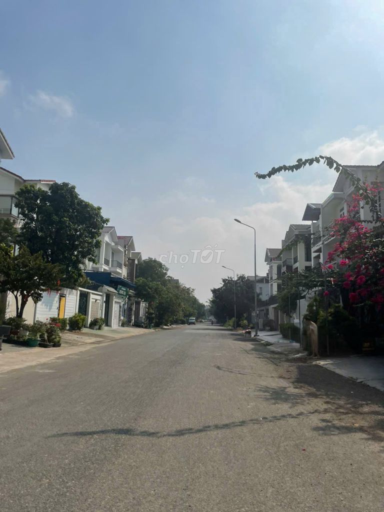 Nice villa Bình Lợi. area 10 X20 M. TRIBY 2 st floor. View river sg