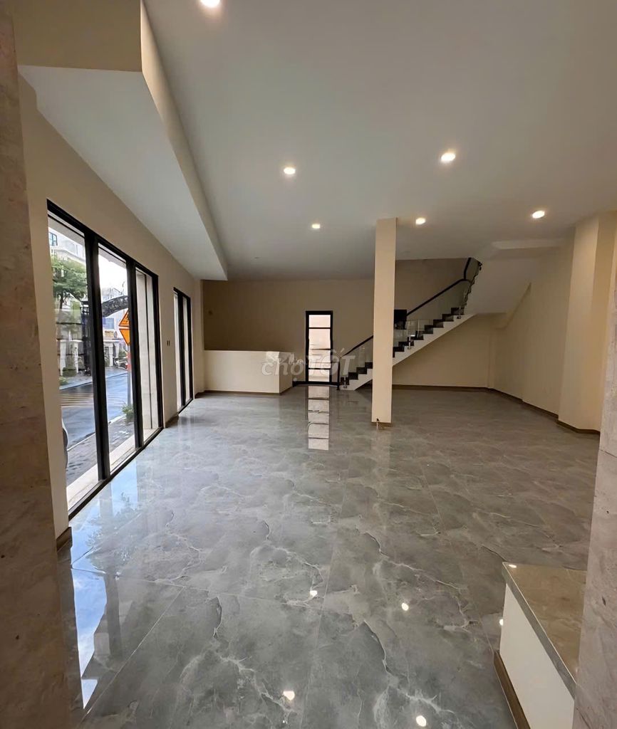 Need to rent a two-sided corner of the 119 Phổ Quang-7*9 Q. Phú Nhuận
