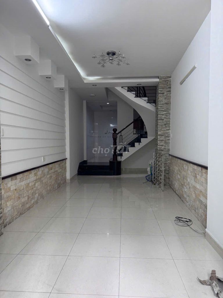 Need to rent a house. 60 A Hòa Hưng-712.