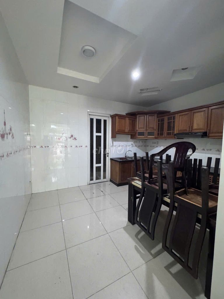 Need to rent a house. 60 A Hòa Hưng-712.