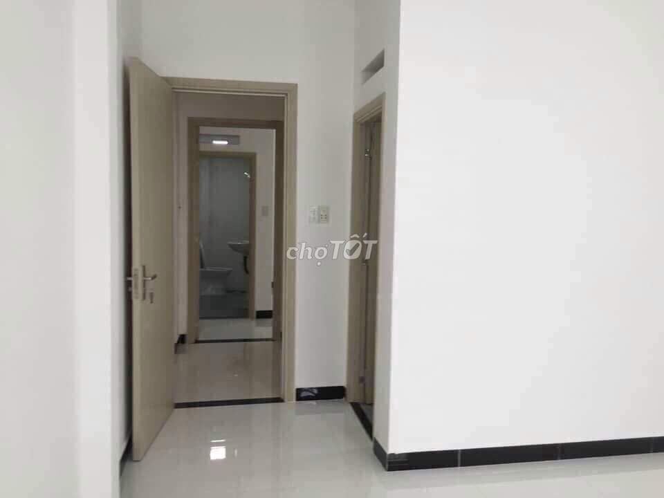 Rent a three-story house, Hong Kong, 9 million
