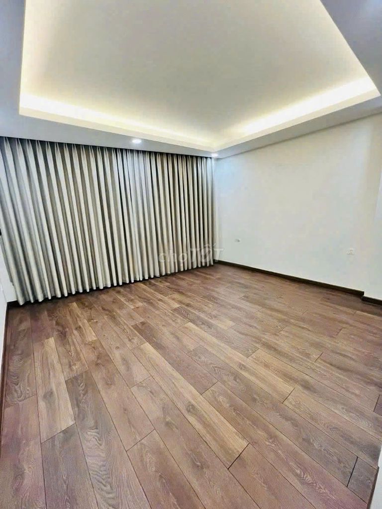 Nice housing - 201 CHoàng Hoa Thám, 207 12, tb - 5 x18 meters, 4 floors, 360 m2