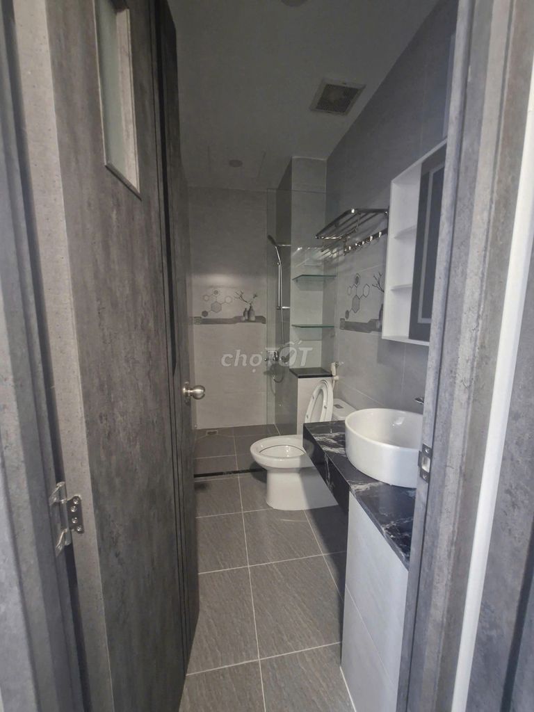 Nice housing - 201 CHoàng Hoa Thám, 207 12, tb - 5 x18 meters, 4 floors, 360 m2