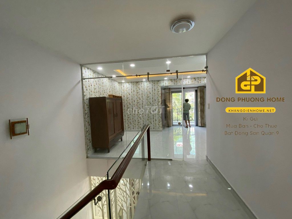 A full Mega Ruby interior -- new security - 3 floors - 3 bedroom + 3 toilets
