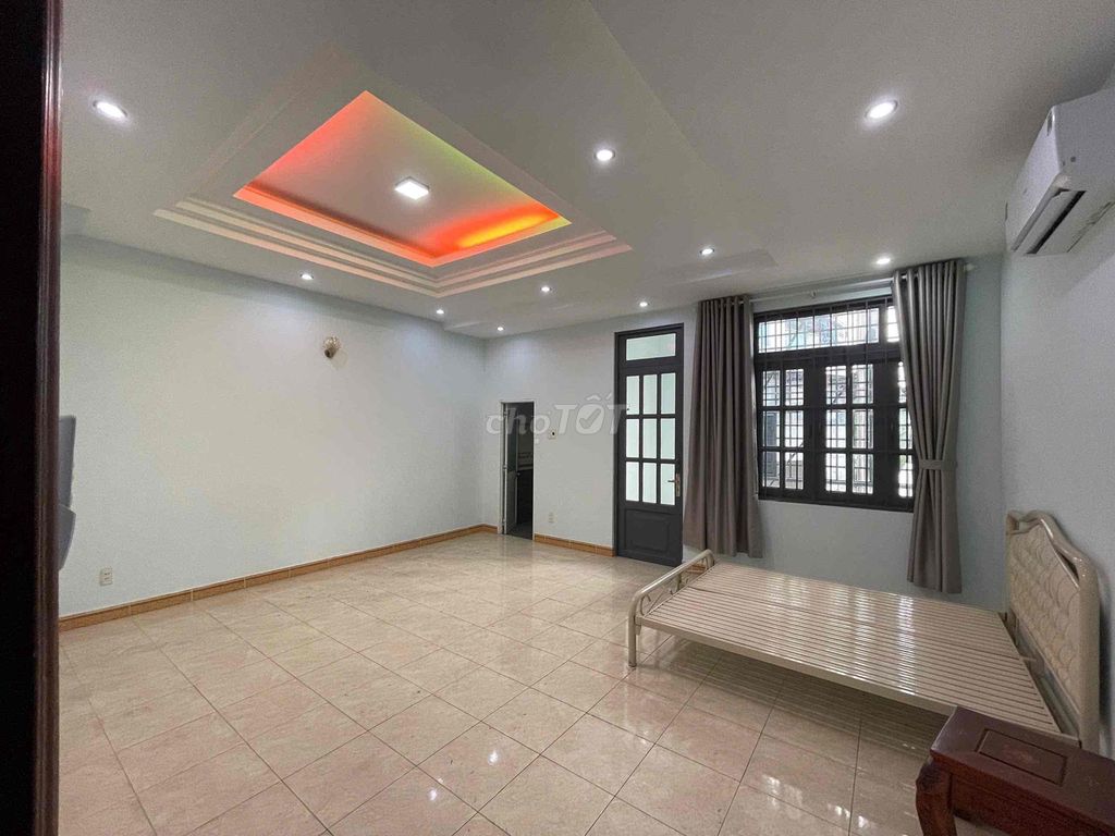 Renting 1387 Huỳnh Tấn Phát. Price: 30 million. All the way.