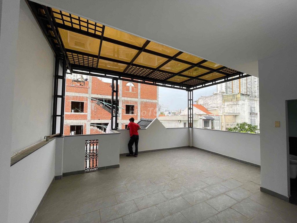Renting 1387 Huỳnh Tấn Phát. Price: 30 million. All the way.