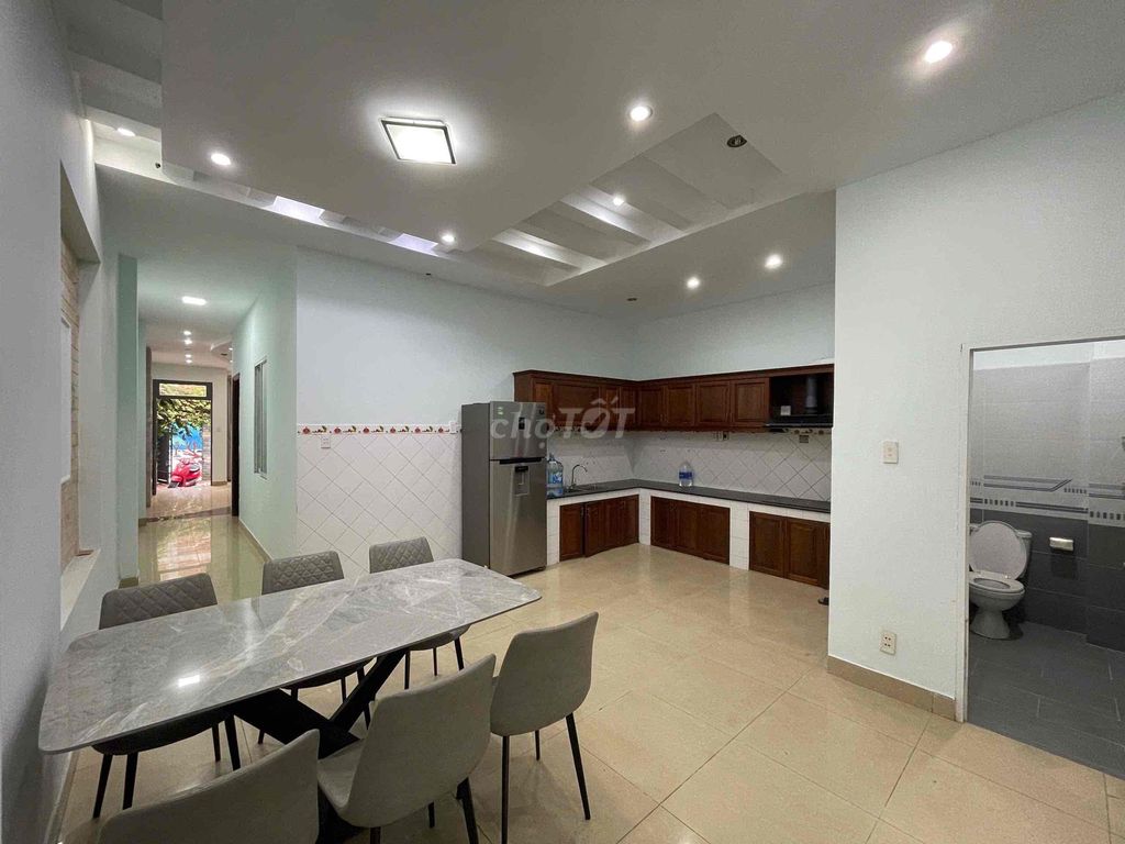 Renting 1387 Huỳnh Tấn Phát. Price: 30 million. All the way.