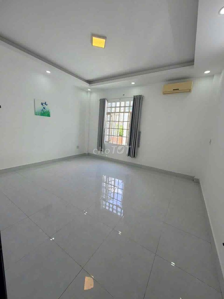 Rent the Phú Mỹ Resuscitation Street.