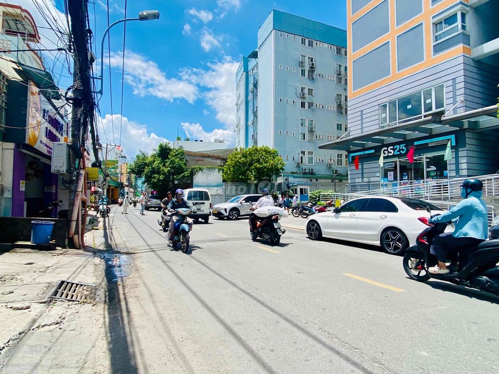 Rent house 4.2 x19 m.1 floor.mtkd Lương Thế Vinh.