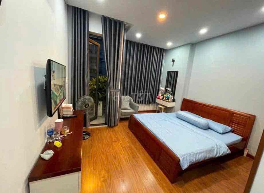 Front of Family Leo & Hsieh, 3 plates, 4 x 20 meters, 4 bedrooms, 4 toilets