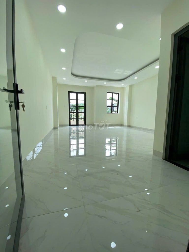 Rent a three-by-three-Zq0, 1370 11th, District 10.