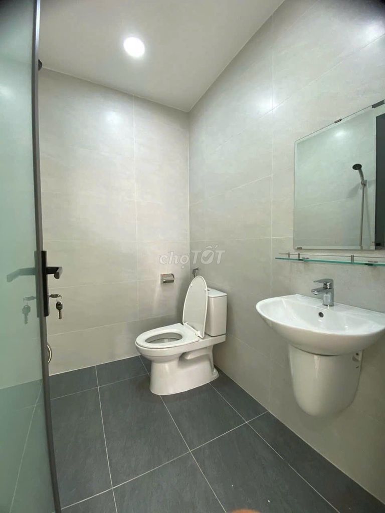 Rent a three-by-three-Zq0, 1370 11th, District 10.