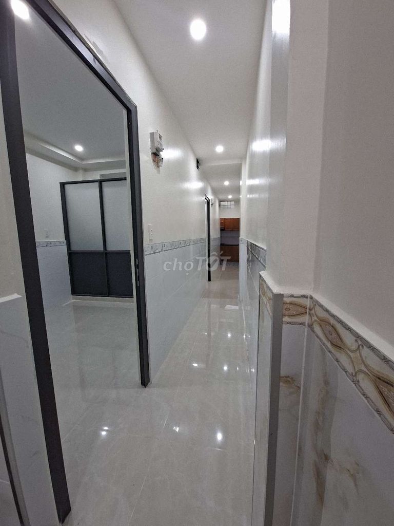 The owner of the Trần Quý Cáp rents four bedrooms, four toilets.