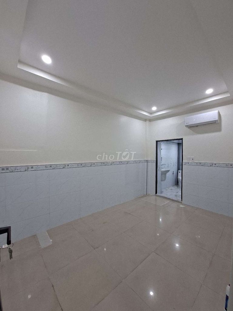 The owner of the Trần Quý Cáp rents four bedrooms, four toilets.