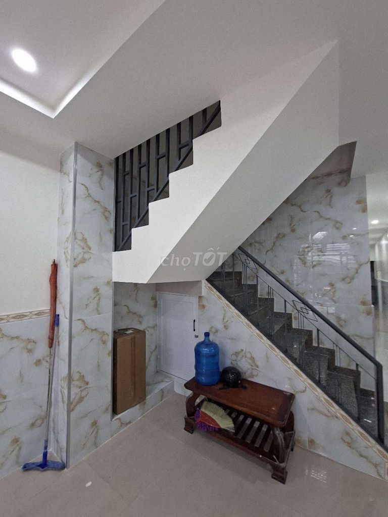 The owner of the Trần Quý Cáp rents four bedrooms, four toilets.