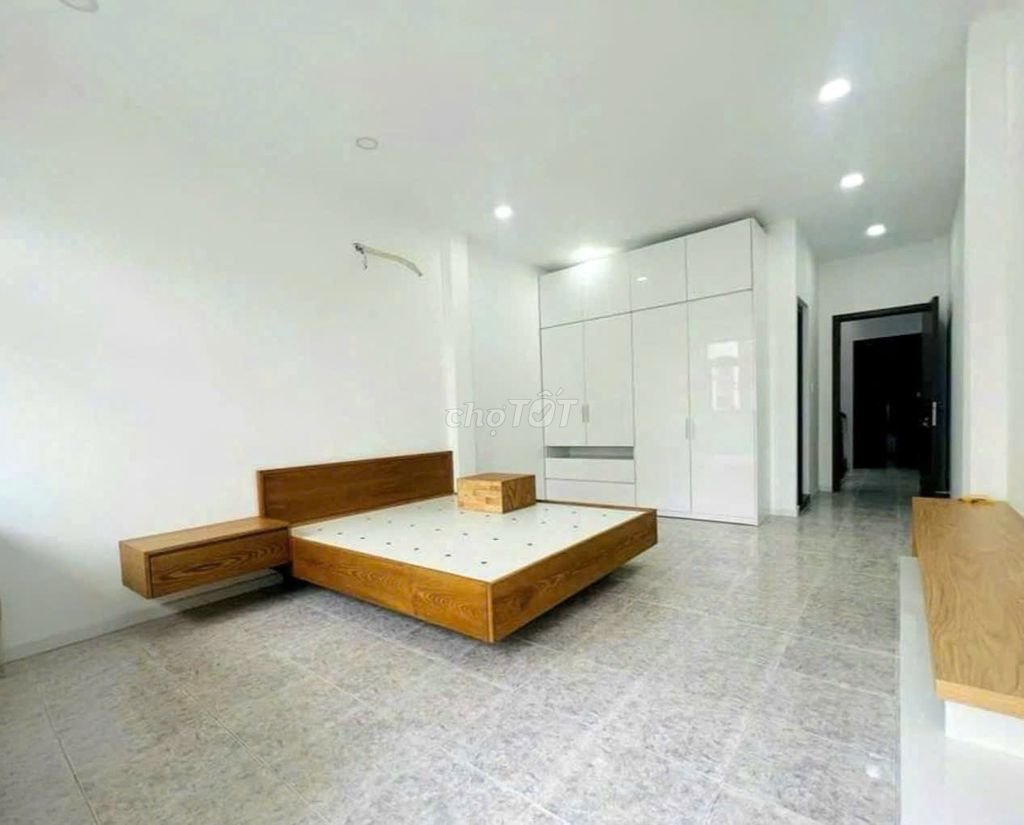Need to rent a house. 1 412 A Nguyễn Tri Phương-7. 4 district 10 near Japan.