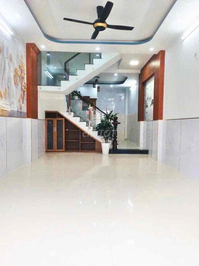 6 meters Tân Hương, 3 panels, 4 x 16 meters, 4 bedrooms, 4 toilets, High Court