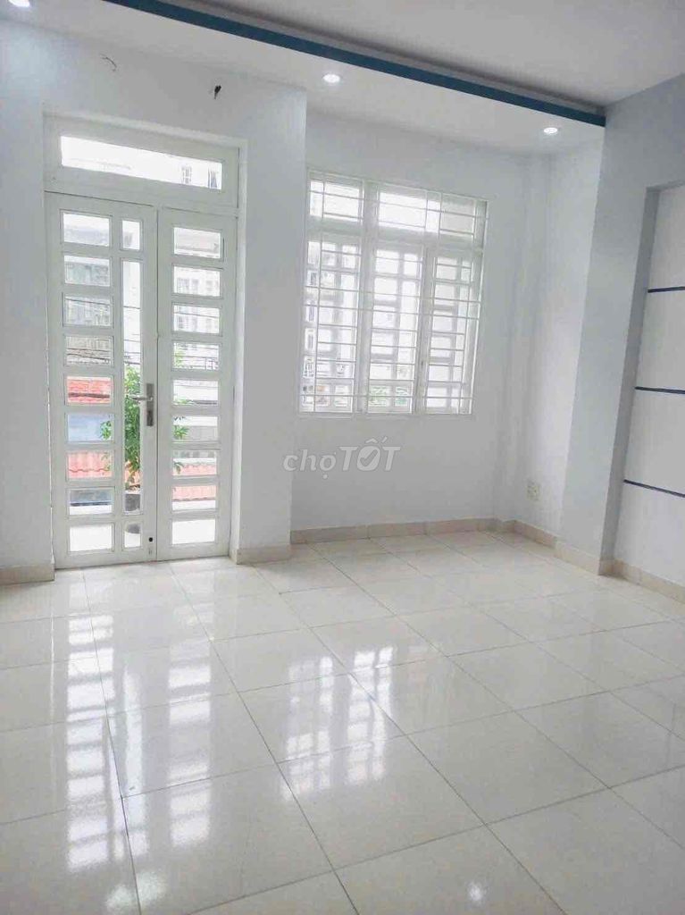 6 meters Tân Hương, 3 panels, 4 x 16 meters, 4 bedrooms, 4 toilets, High Court
