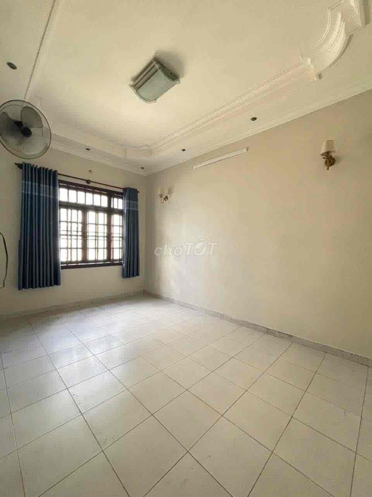23th Street mansion, 1 MM 2th floor, 5 bedroom, car garage