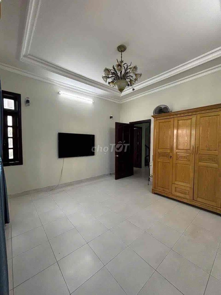23th Street mansion, 1 MM 2th floor, 5 bedroom, car garage