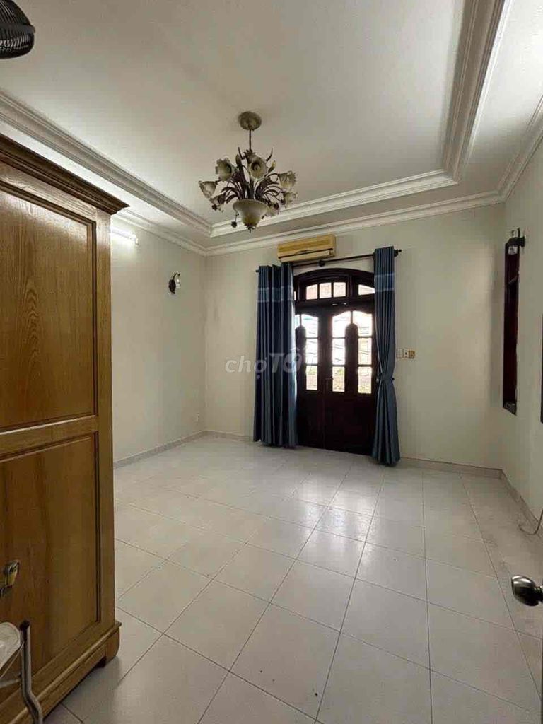 23th Street mansion, 1 MM 2th floor, 5 bedroom, car garage