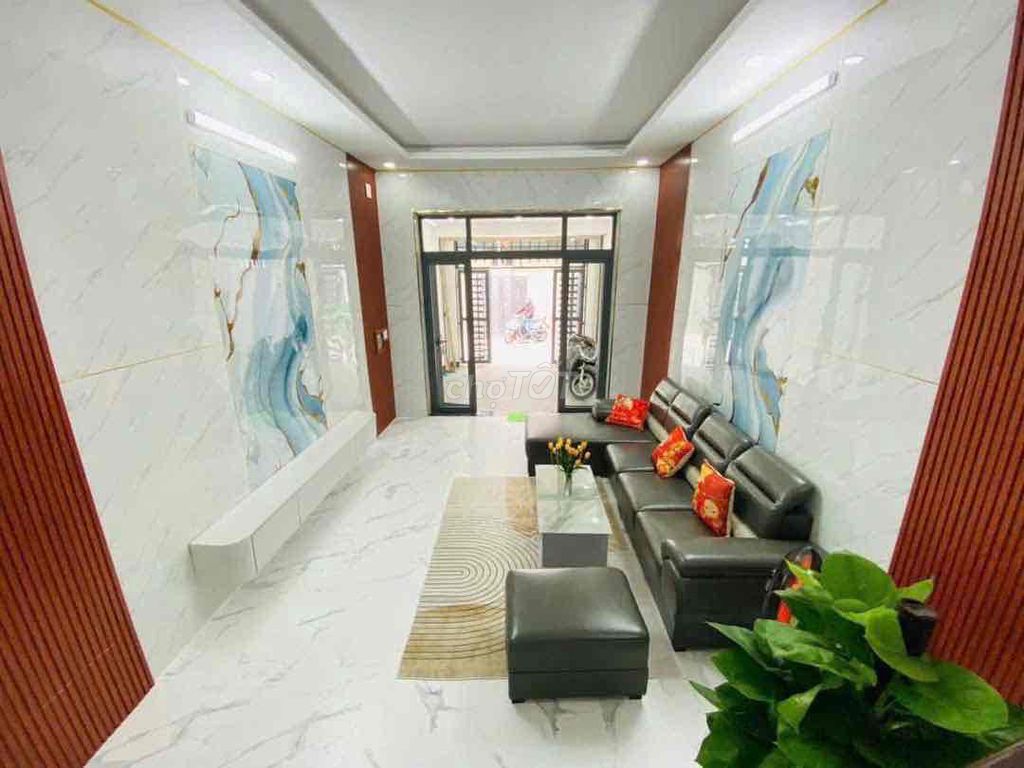 6 m Huỳnh Thiện Lộc, 3 panels, 4 x 20 meters, 3 bedrooms, 3 toilets