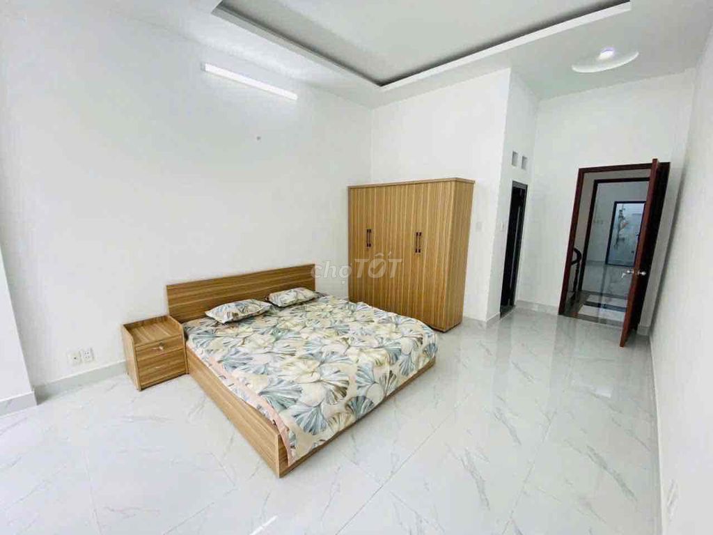 6 m Huỳnh Thiện Lộc, 3 panels, 4 x 20 meters, 3 bedrooms, 3 toilets