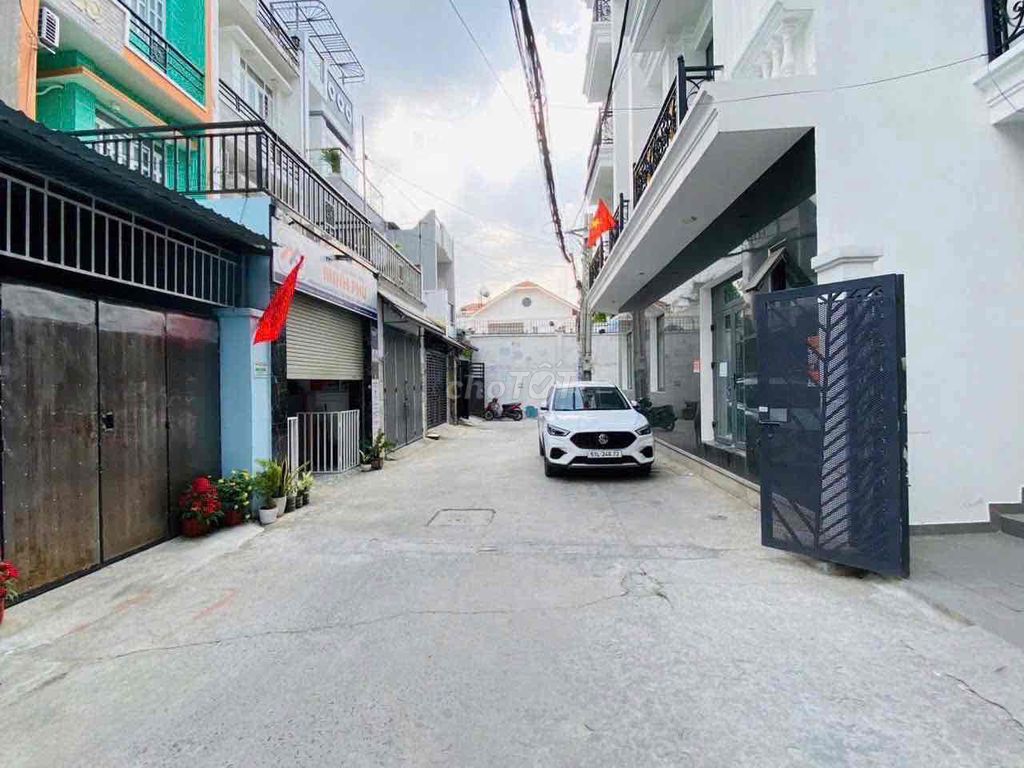 6 m Huỳnh Thiện Lộc, 3 panels, 4 x 20 meters, 3 bedrooms, 3 toilets