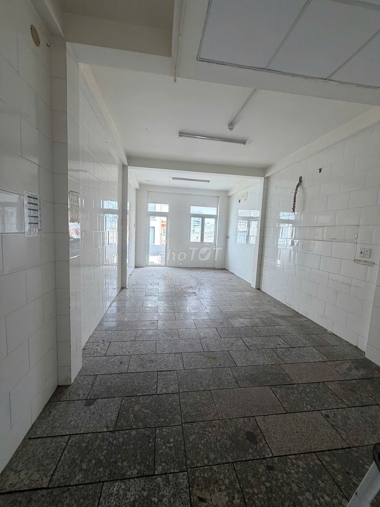 Rent an area: 4 X25 M Hoàng Hoa Thám Street, 7th place Q. Bình Thạnh