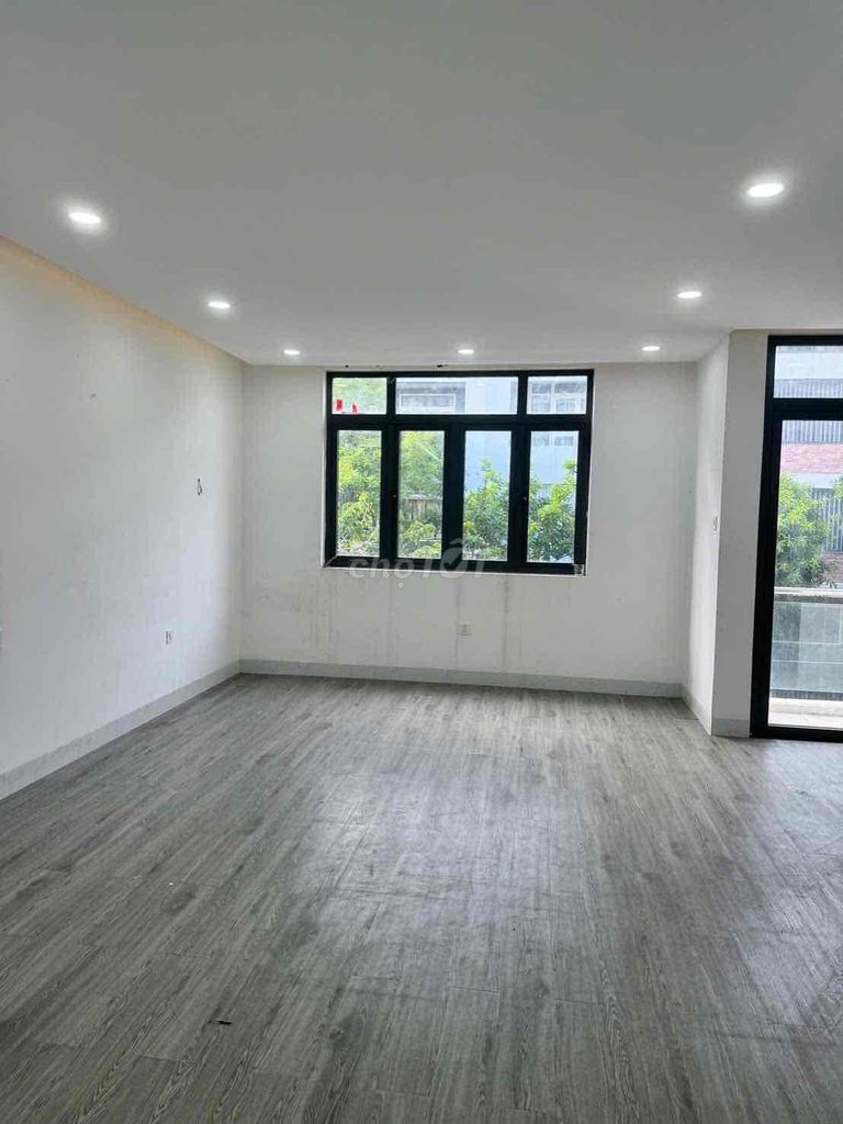 Rent 6 x24 M Đặng Thùy Trâm – 7 bedroom, 7 toilets, across from the school, 45 million a month.