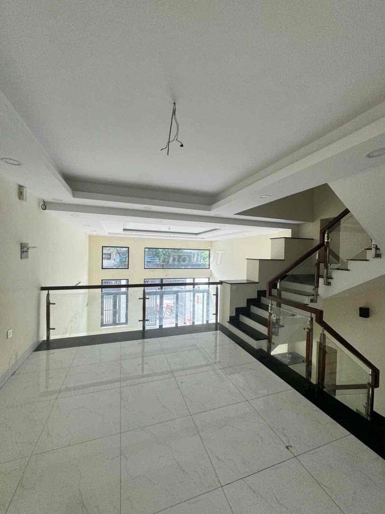 Rent 6 x24 M Đặng Thùy Trâm – 7 bedroom, 7 toilets, across from the school, 45 million a month.