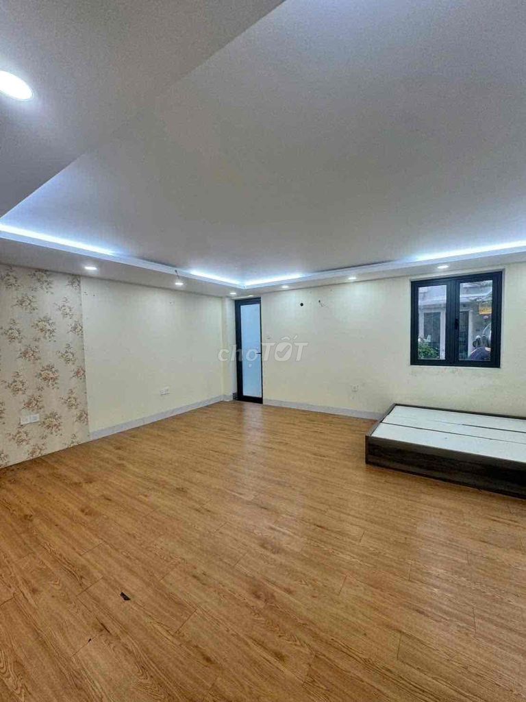 Rent 6 x24 M Đặng Thùy Trâm – 7 bedroom, 7 toilets, across from the school, 45 million a month.