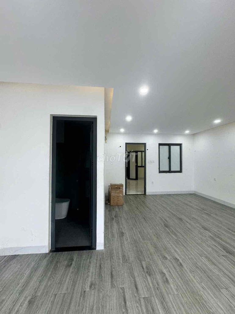 Rent 6 x24 M Đặng Thùy Trâm – 7 bedroom, 7 toilets, across from the school, 45 million a month.