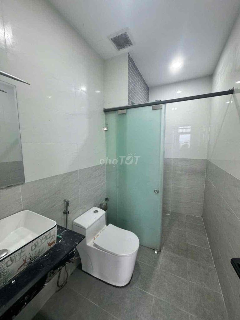 Rent 6 x24 M Đặng Thùy Trâm – 7 bedroom, 7 toilets, across from the school, 45 million a month.