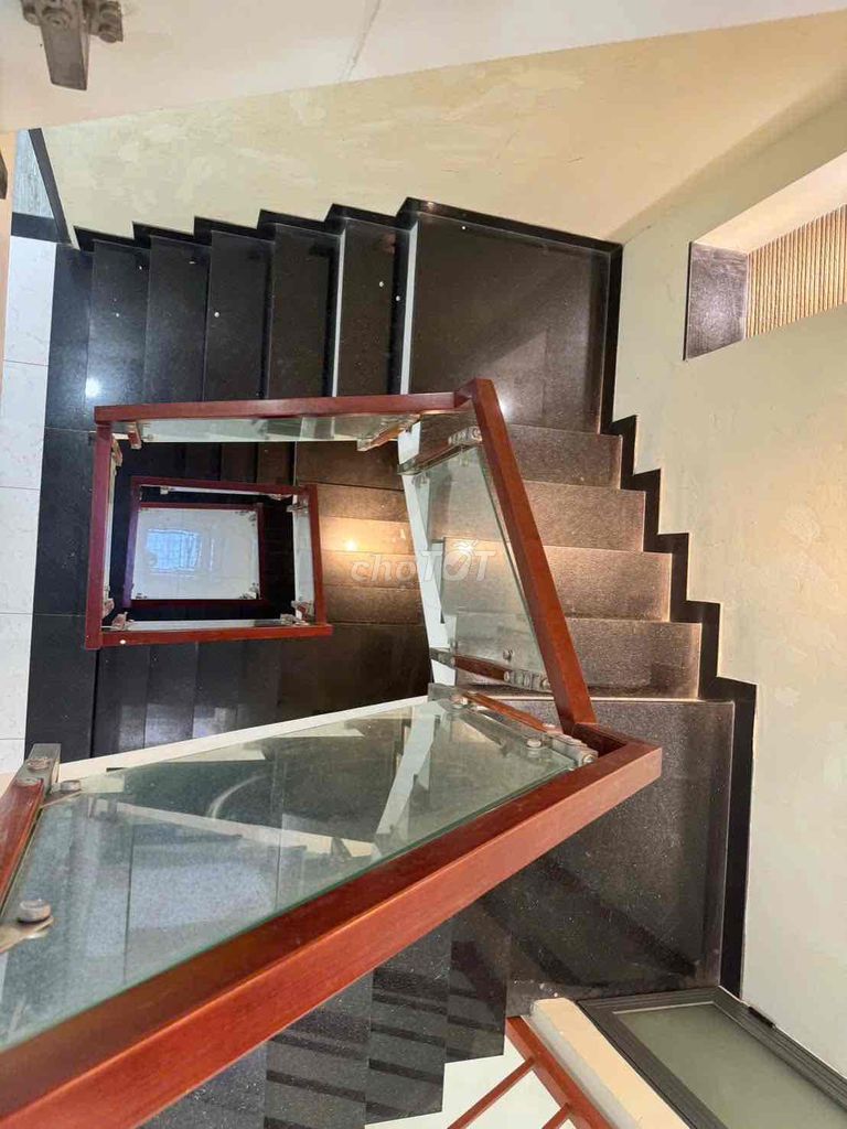 Rent 6 x24 M Đặng Thùy Trâm – 7 bedroom, 7 toilets, across from the school, 45 million a month.