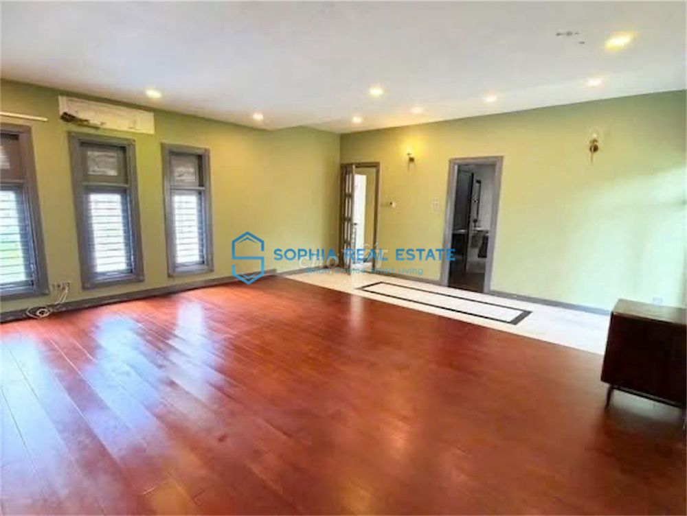 Rent Villa Nguyễn Văn Hưởng Thảo Điền 400 meters2, 1 MM 3th floor bedroom 5 toilets