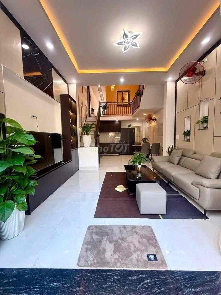 6 meters Lê Thúc Hoạch, 2 panels, 4 x 18 meters, 2 bedrooms, 3 toilets
