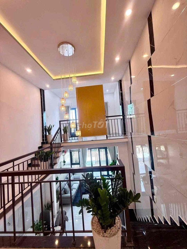 6 meters Lê Thúc Hoạch, 2 panels, 4 x 18 meters, 2 bedrooms, 3 toilets