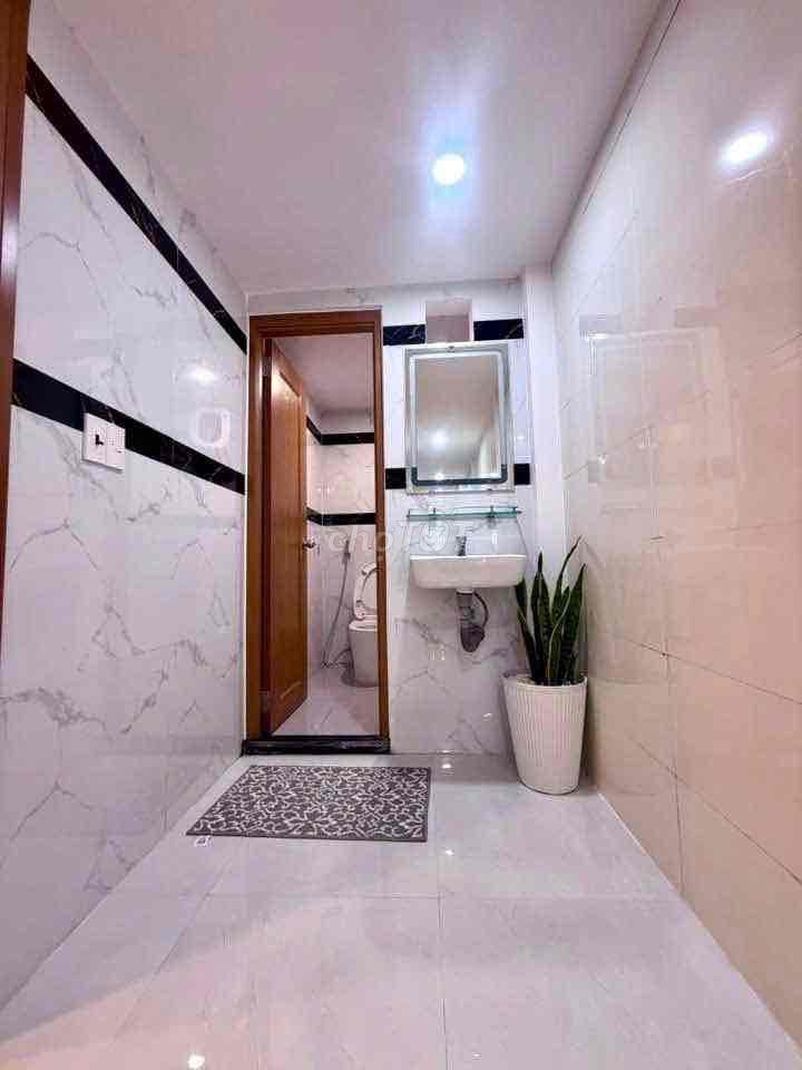 6 meters Lê Thúc Hoạch, 2 panels, 4 x 18 meters, 2 bedrooms, 3 toilets