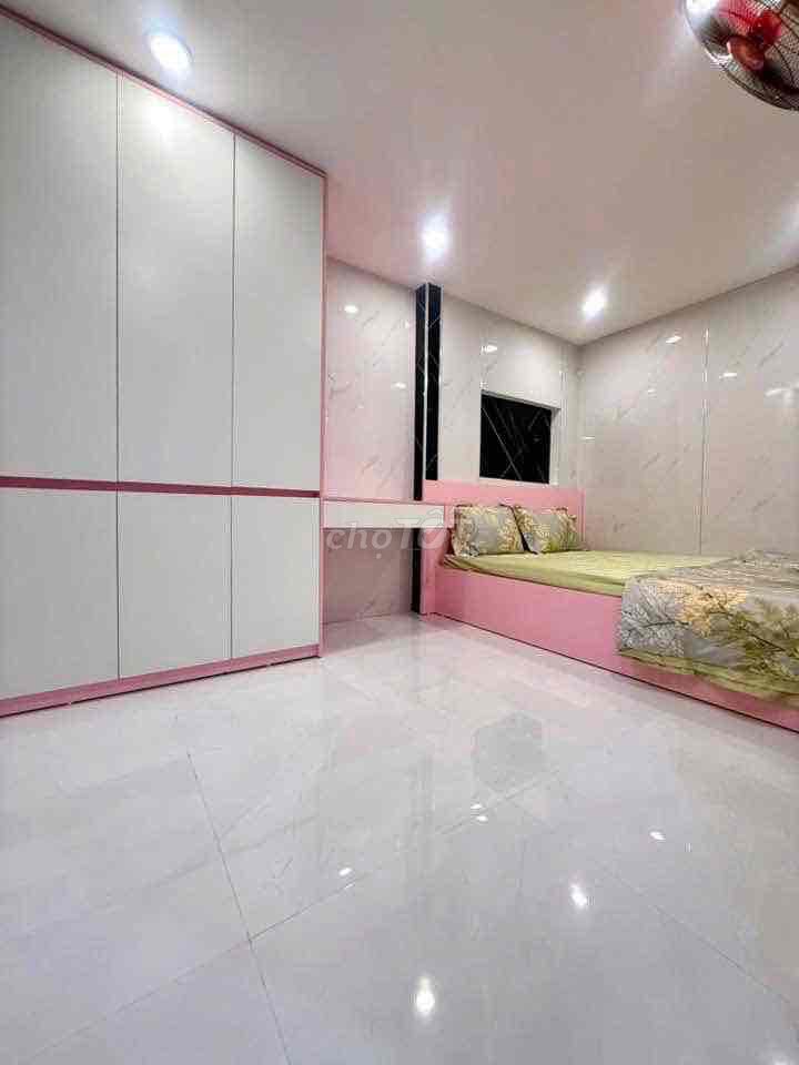 6 meters Lê Thúc Hoạch, 2 panels, 4 x 18 meters, 2 bedrooms, 3 toilets