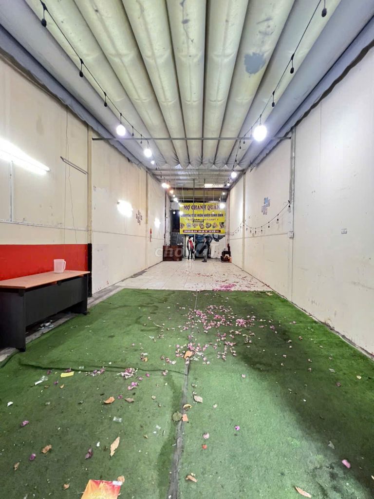 Rent the 8-foot tricycleway -- Cao Thắng Street, 4 x 20 meters.