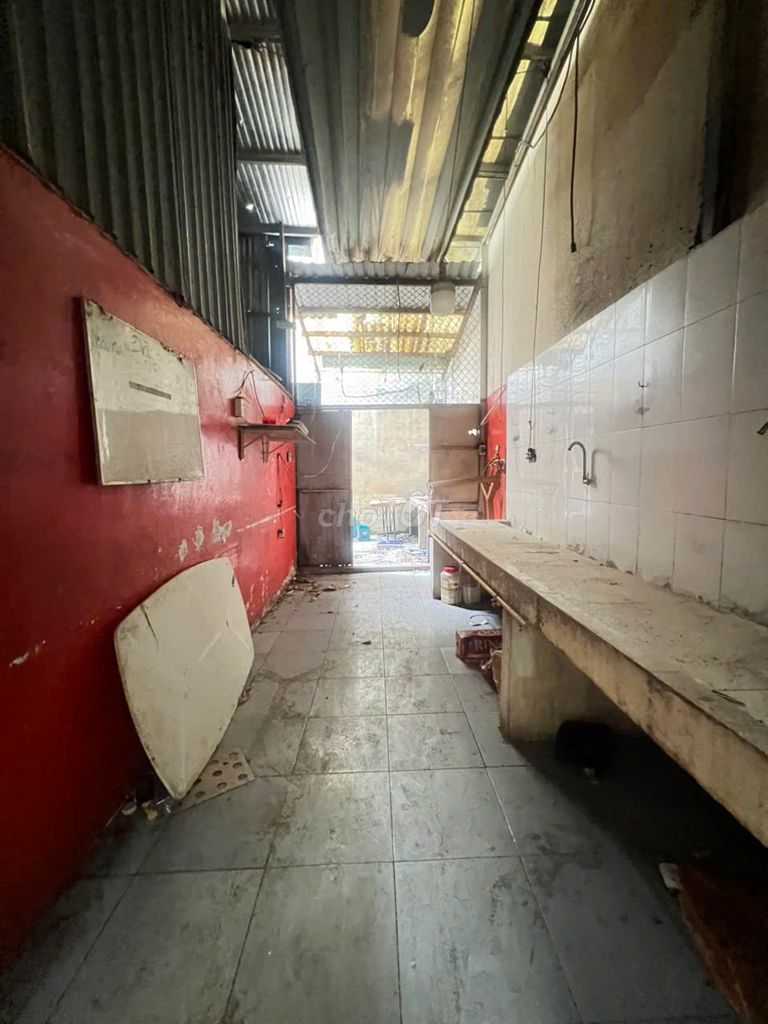 Rent the 8-foot tricycleway -- Cao Thắng Street, 4 x 20 meters.