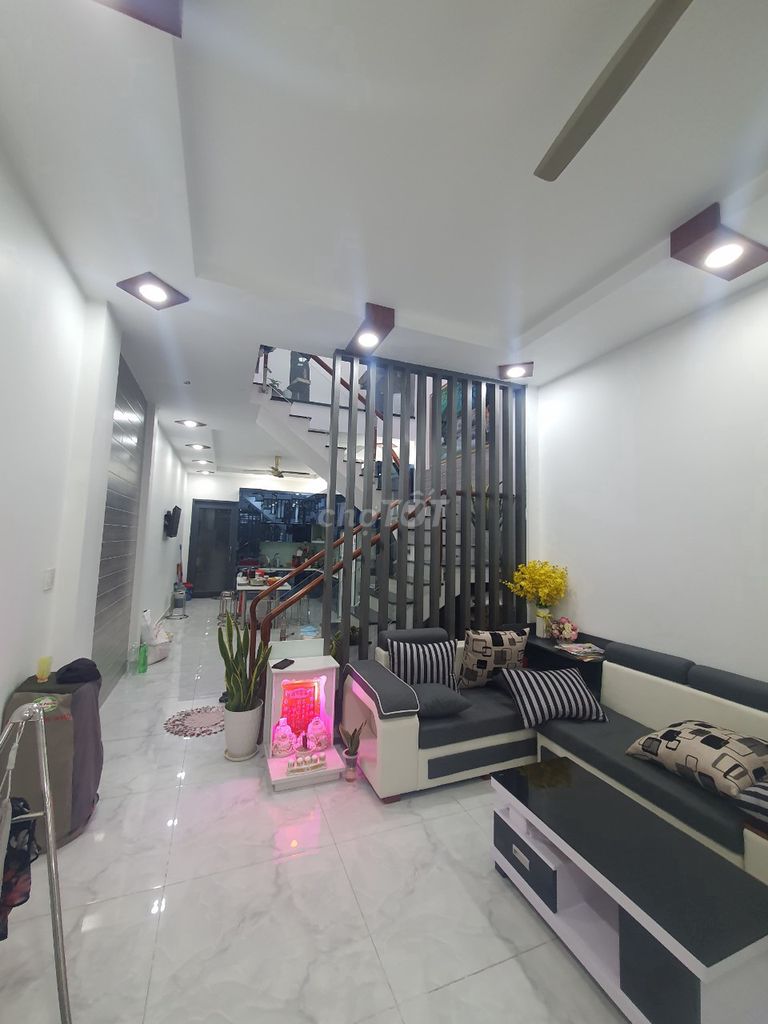 Carway rental house, 8 meters.