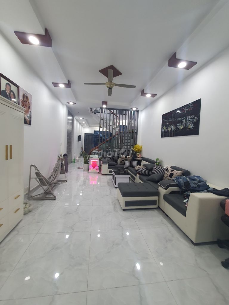 Carway rental house, 8 meters.