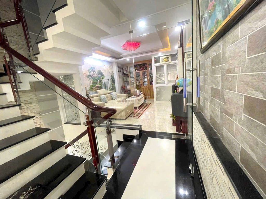 Rent a VP 5 bedrooms. Five Thống Nhất-770s.