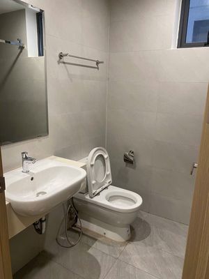 Rent the corner 100 meters 2(3 bedroom+3 toilet) Full fine interior.