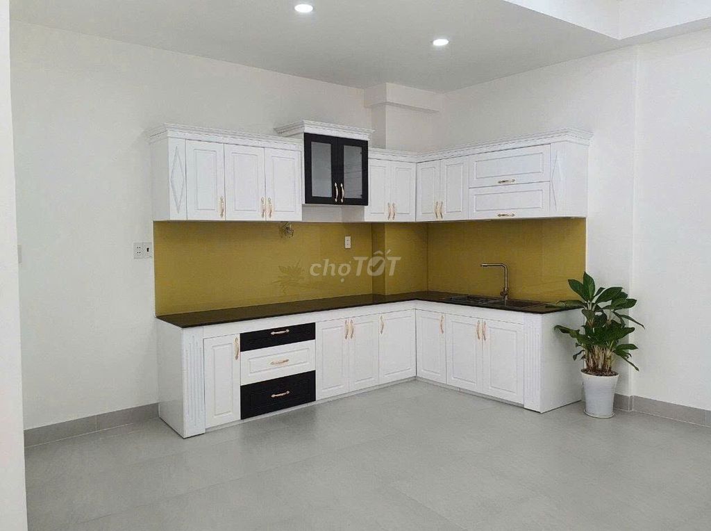 We need to rent a Số 3 Cư Xá Đô Thành-770 4rd District.