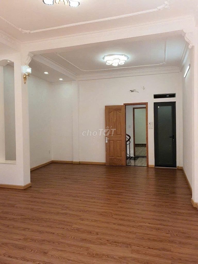We need to rent a Số 3 Cư Xá Đô Thành-770 4rd District.