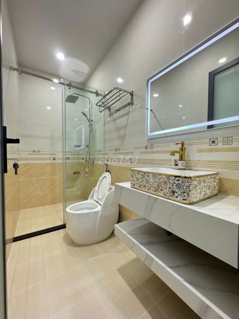 We need to rent a Số 3 Cư Xá Đô Thành-770 4rd District.